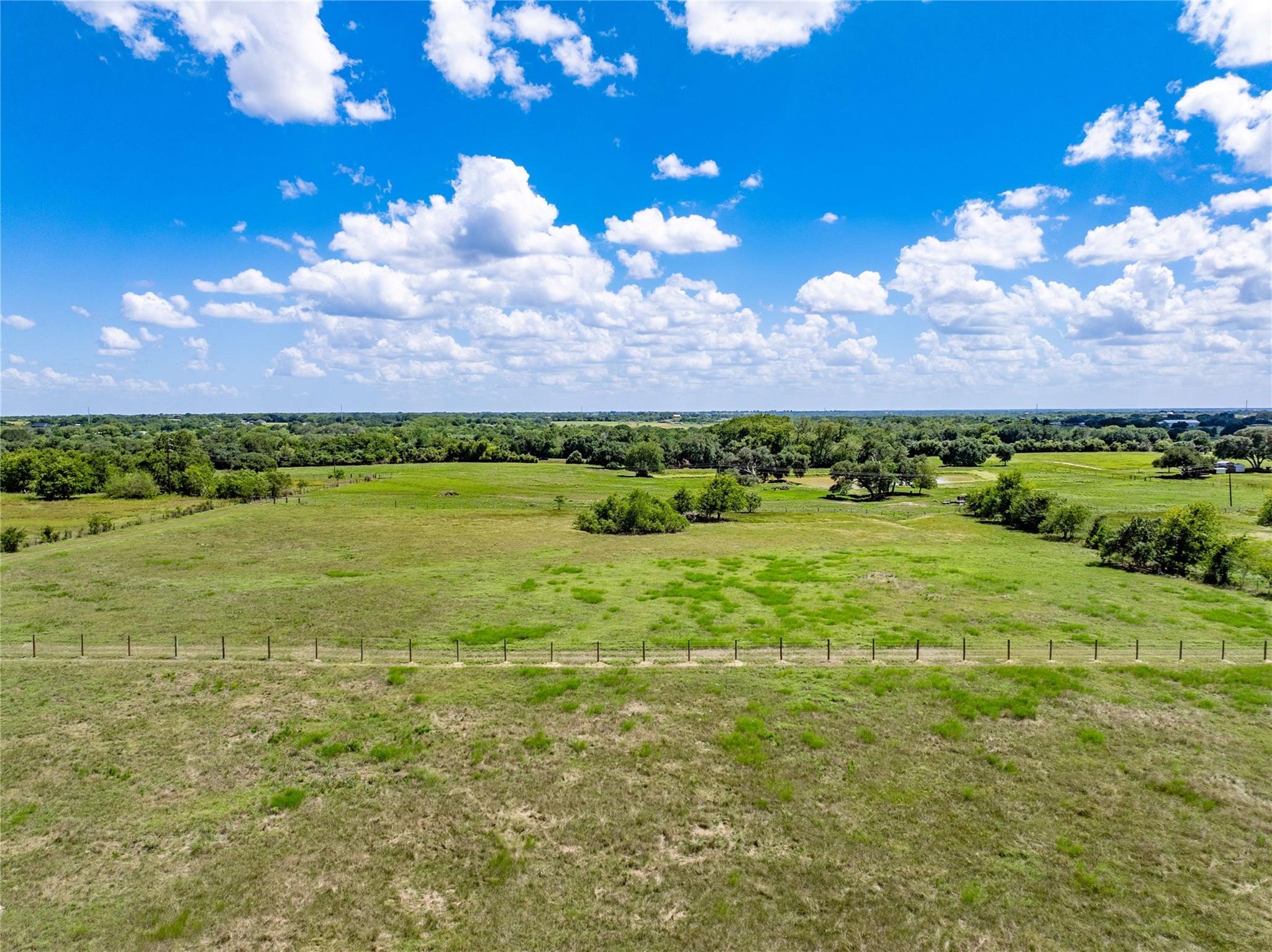 1466 County Road 253, Weimar, TX 78962