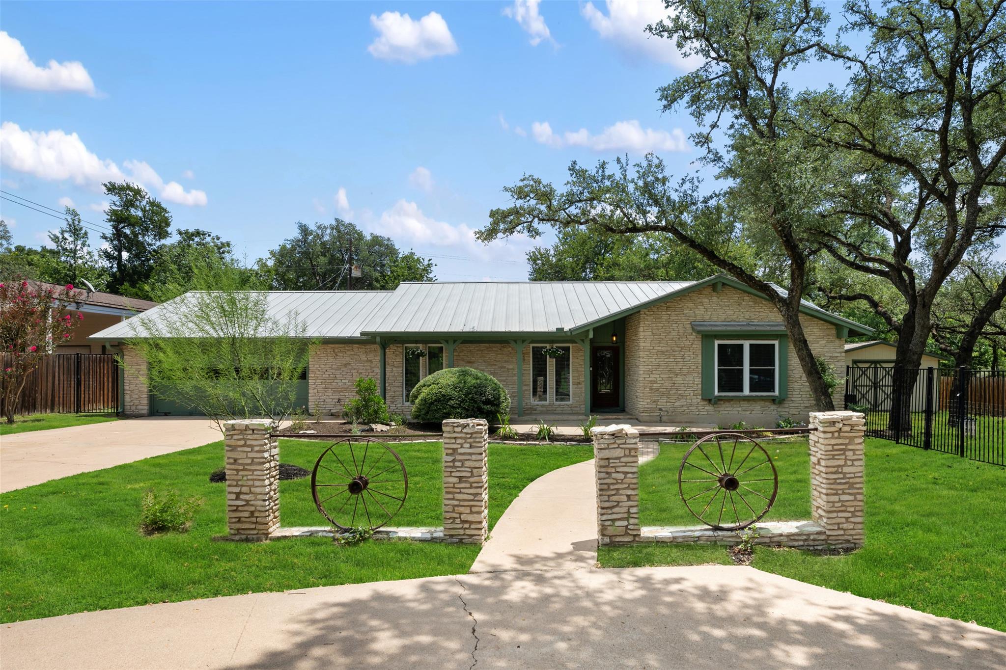 12111 Shetland Chase, Austin, TX 78727