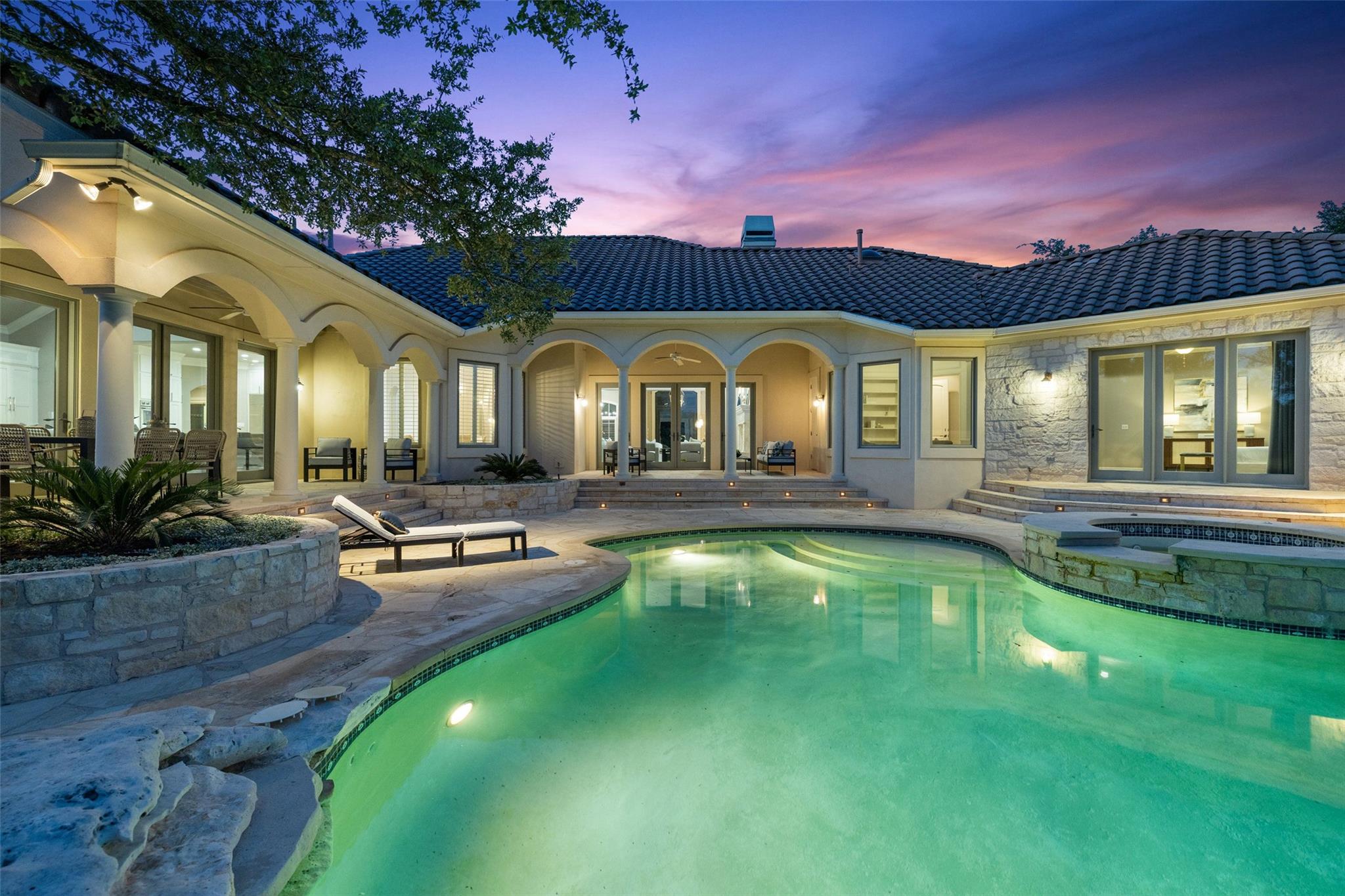 8605 Mendocino Dr, Austin, TX 78735
