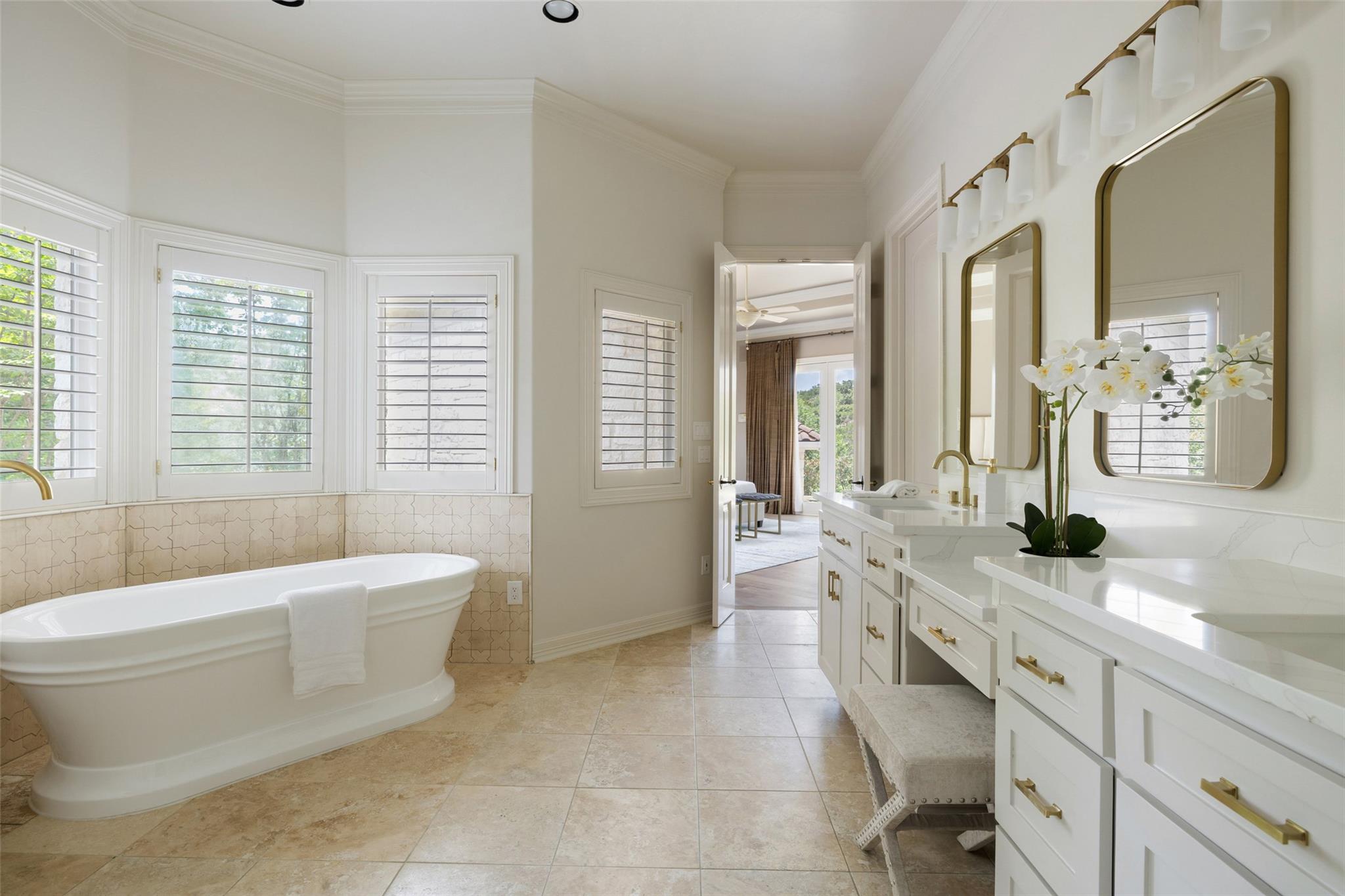 8605 Mendocino Dr, Austin, TX 78735