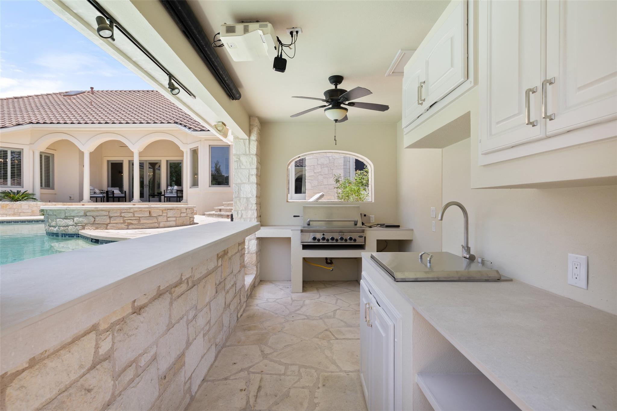 8605 Mendocino Dr, Austin, TX 78735