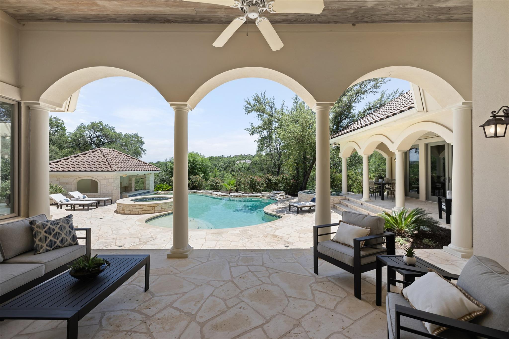 8605 Mendocino Dr, Austin, TX 78735