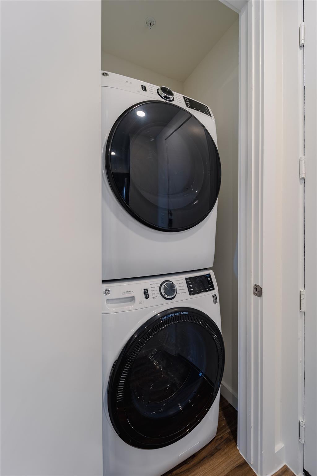 604 E Highland Mall Blvd # 418-402, Austin, TX 78752