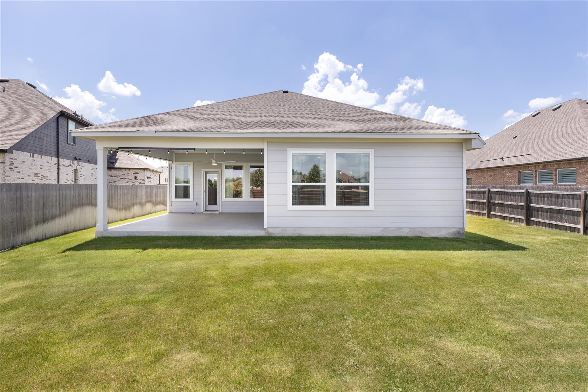 404 Simmental Loop, Hutto, TX 78634