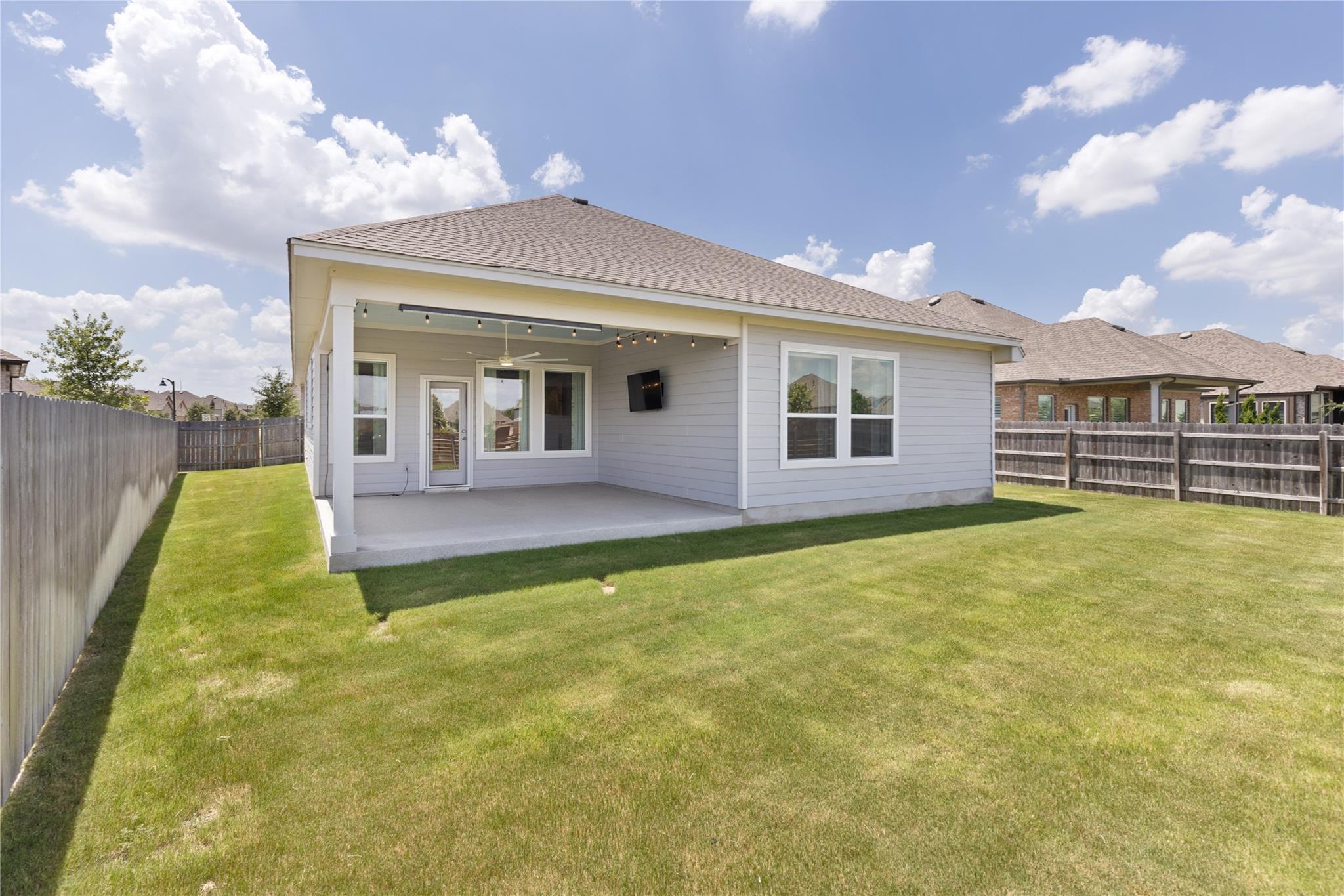 404 Simmental Loop, Hutto, TX 78634