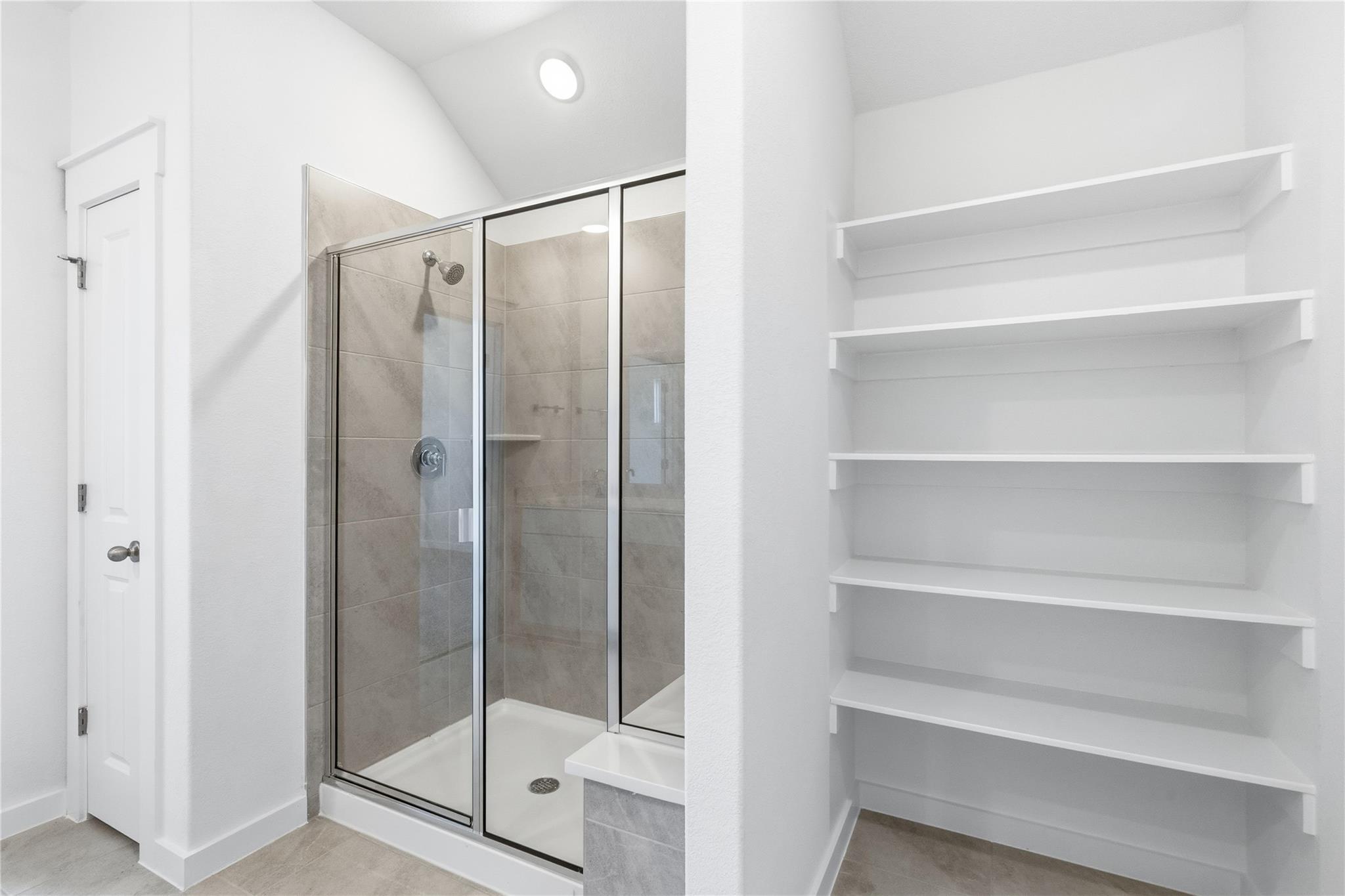 250 Seattle Slew Dr, Jarrell, TX 76537