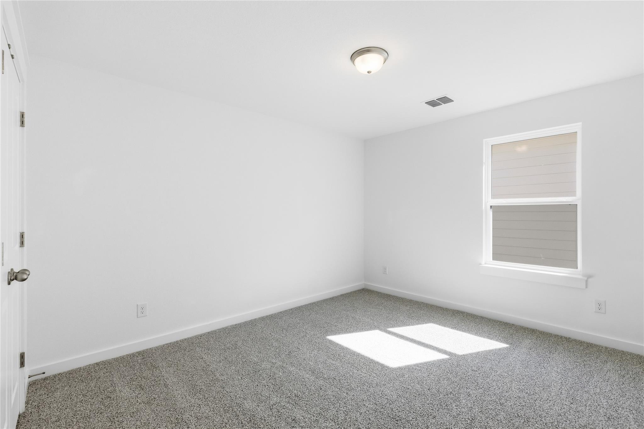 250 Seattle Slew Dr, Jarrell, TX 76537