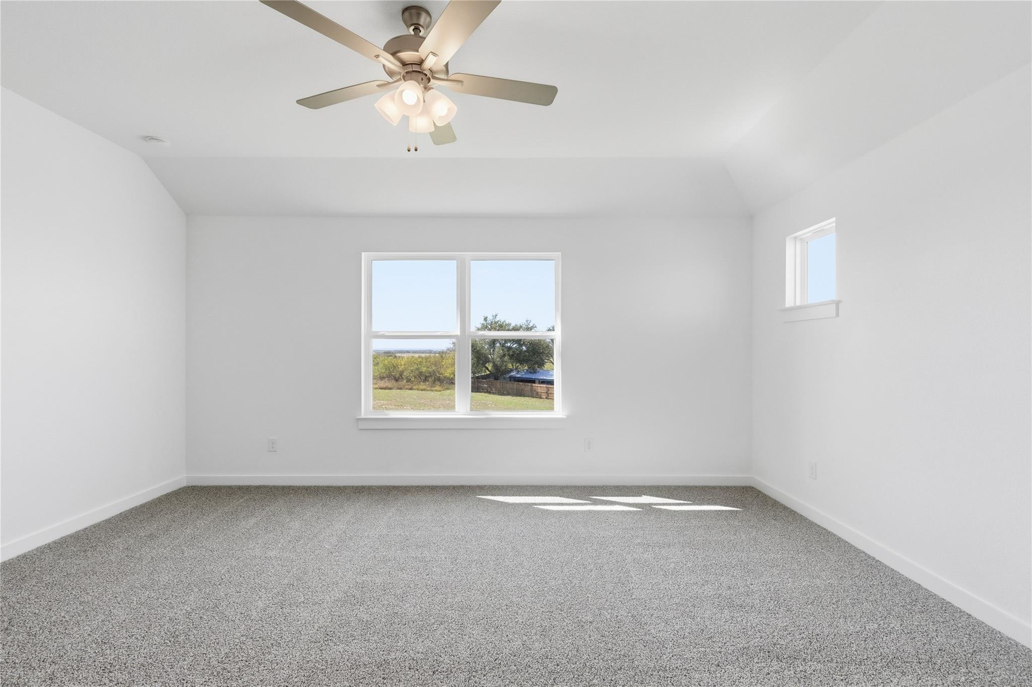 250 Seattle Slew Dr, Jarrell, TX 76537