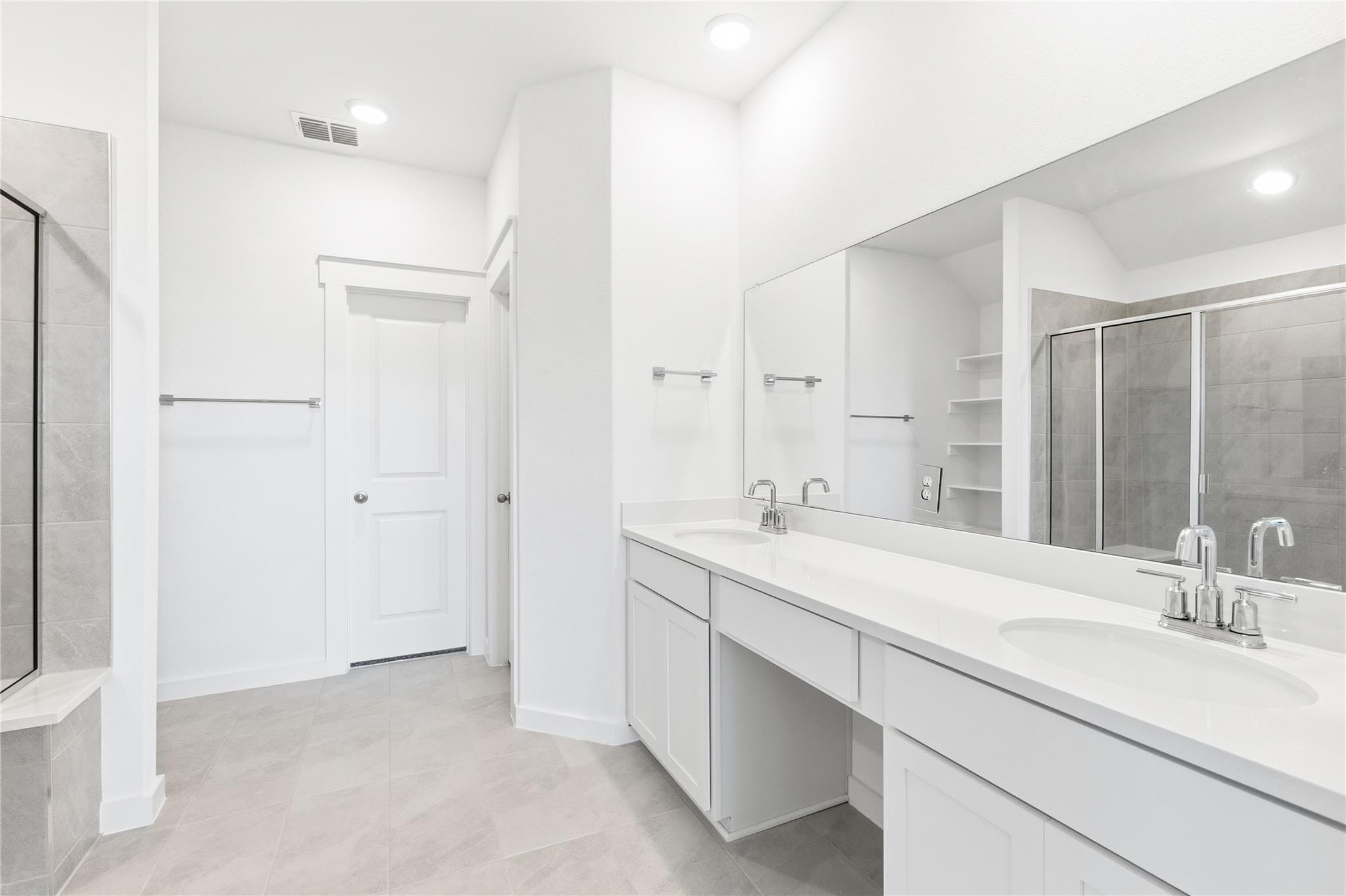 250 Seattle Slew Dr, Jarrell, TX 76537