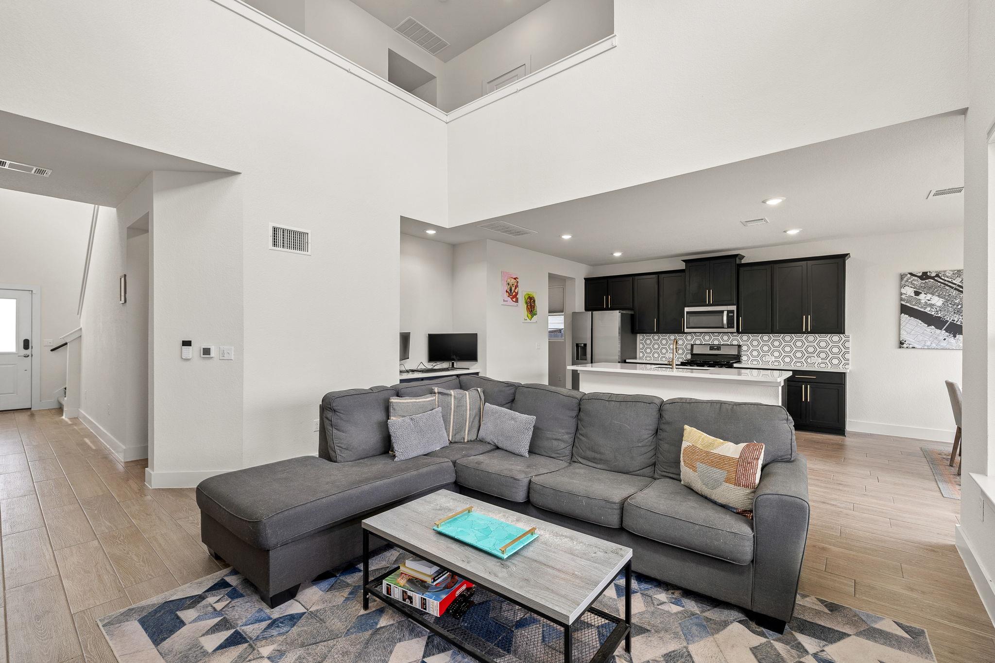 6205 Dumfries Ln, Austin, TX 78744