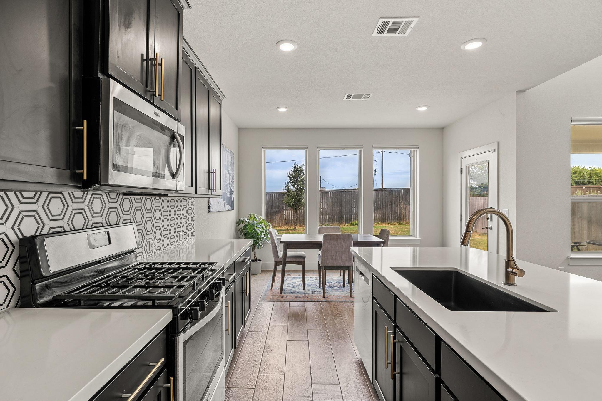 6205 Dumfries Ln, Austin, TX 78744