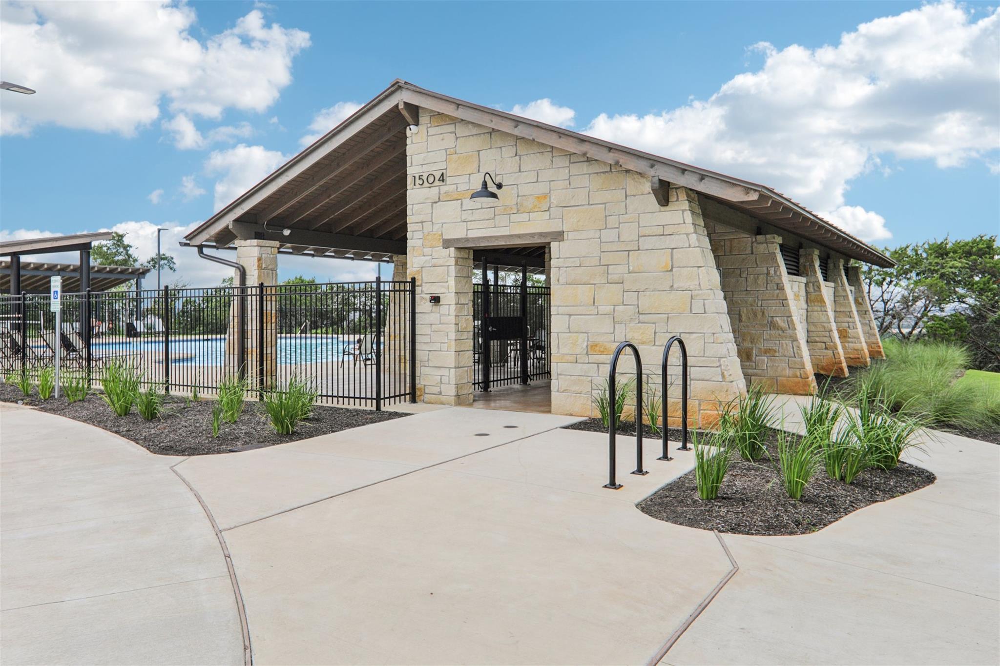 1012 Isaias Dr, Leander, TX 78641