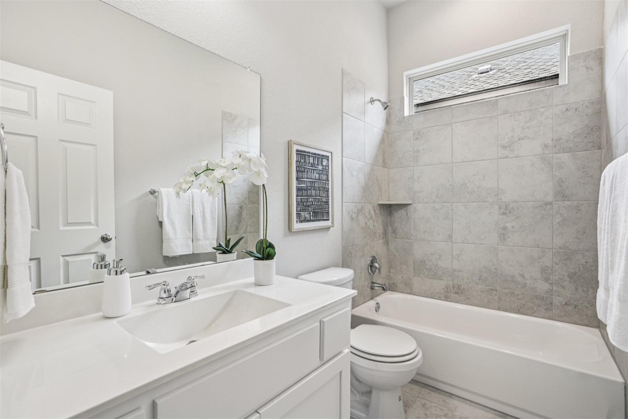 1012 Isaias Dr, Leander, TX 78641