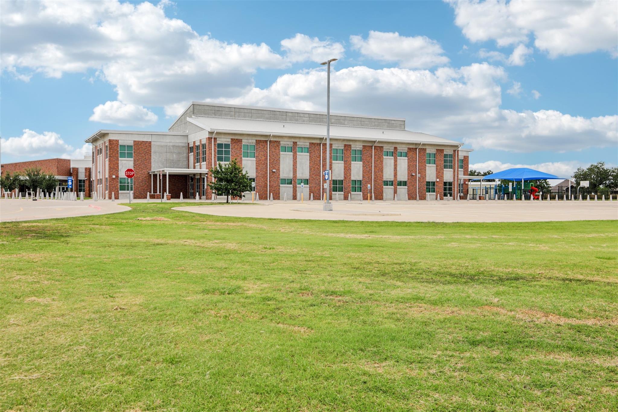 1012 Isaias Dr, Leander, TX 78641