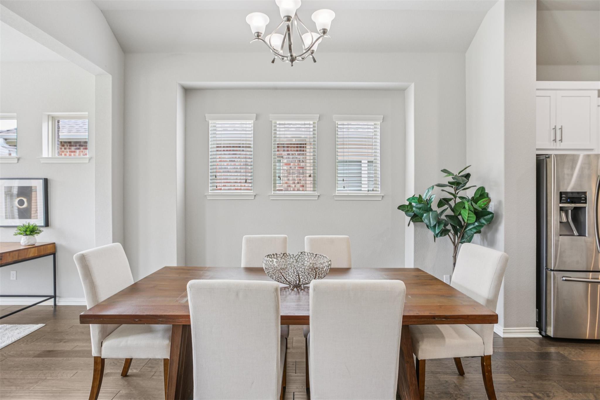 1012 Isaias Dr, Leander, TX 78641