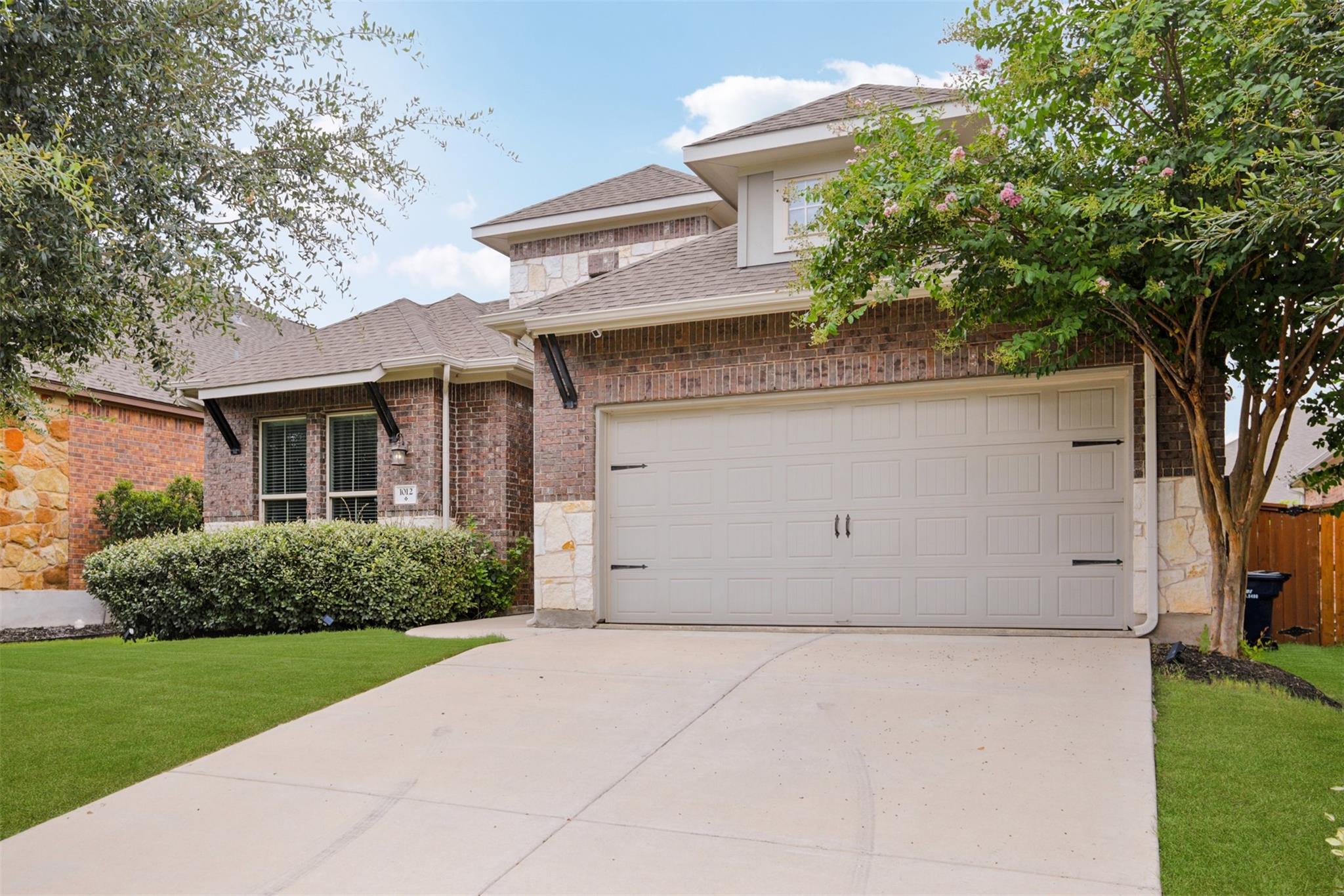 1012 Isaias Dr, Leander, TX 78641