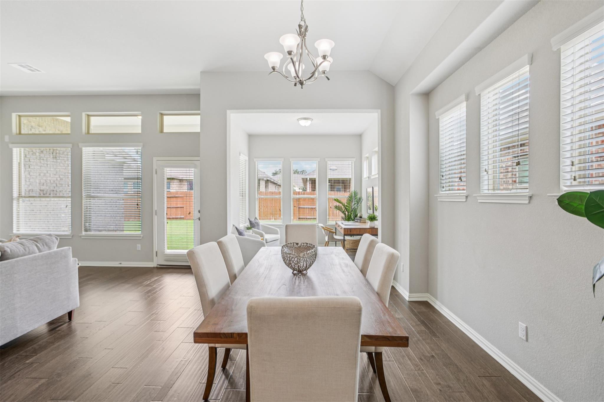 1012 Isaias Dr, Leander, TX 78641