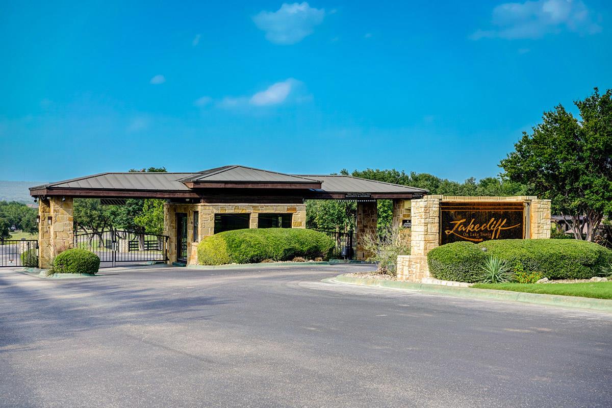 2918 Cliff Pt, Spicewood, TX 78669