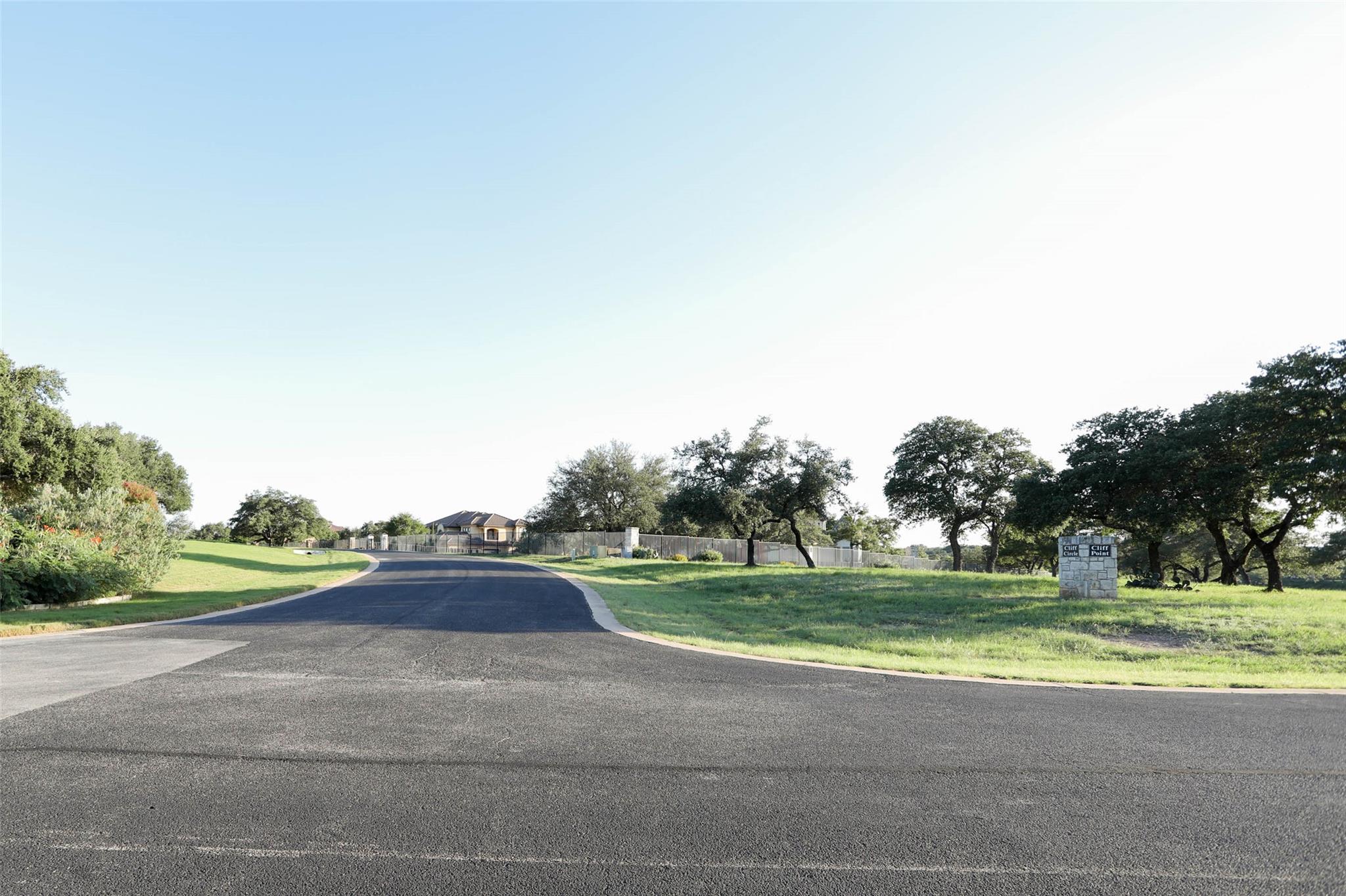 2918 Cliff Pt, Spicewood, TX 78669