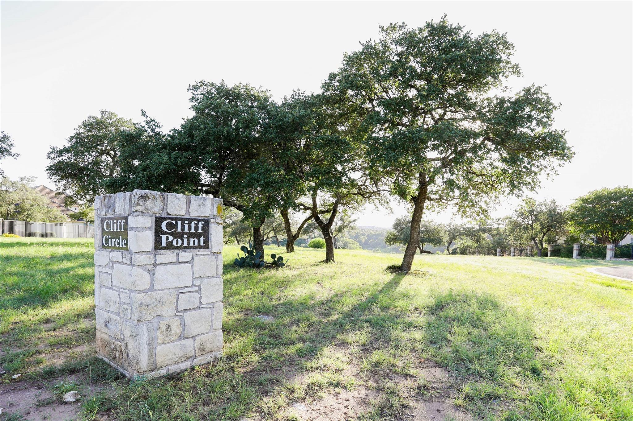 2918 Cliff Pt, Spicewood, TX 78669