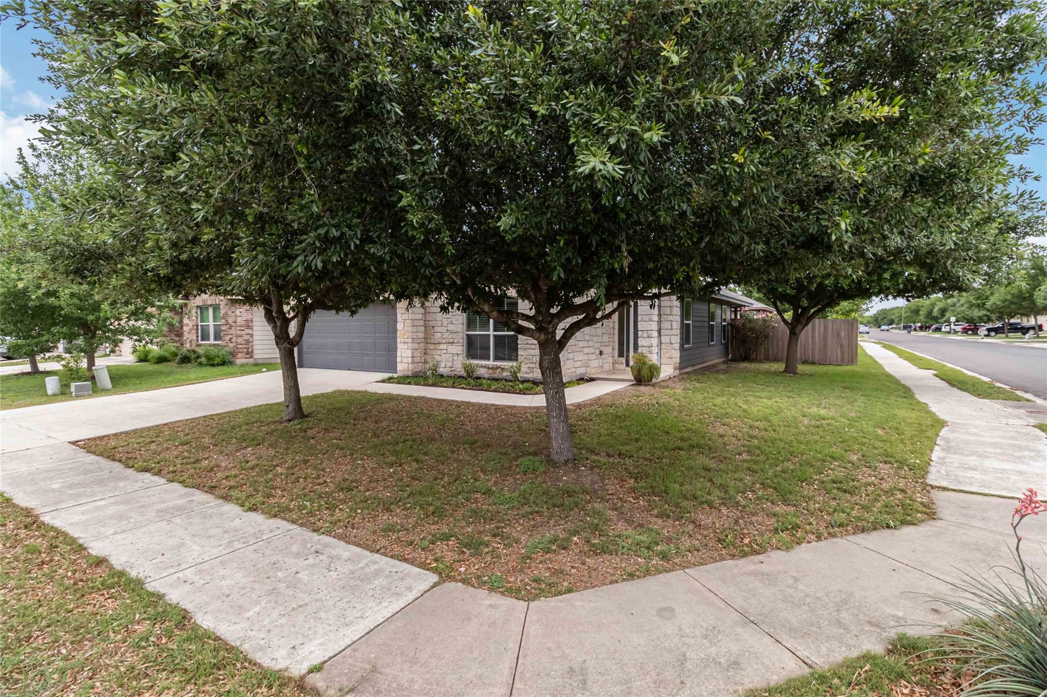 421 Capistrano Dr, San Marcos, TX 78666