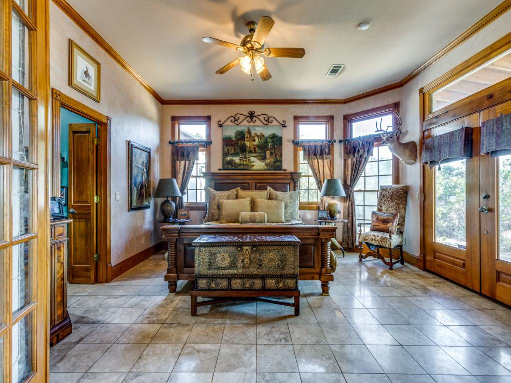 160 Wimberley Ranch Dr, Wimberley, TX 78676