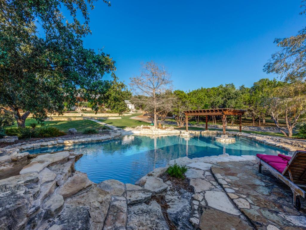 160 Wimberley Ranch Dr, Wimberley, TX 78676