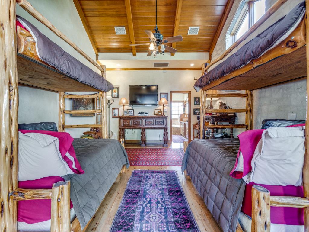 160 Wimberley Ranch Dr, Wimberley, TX 78676