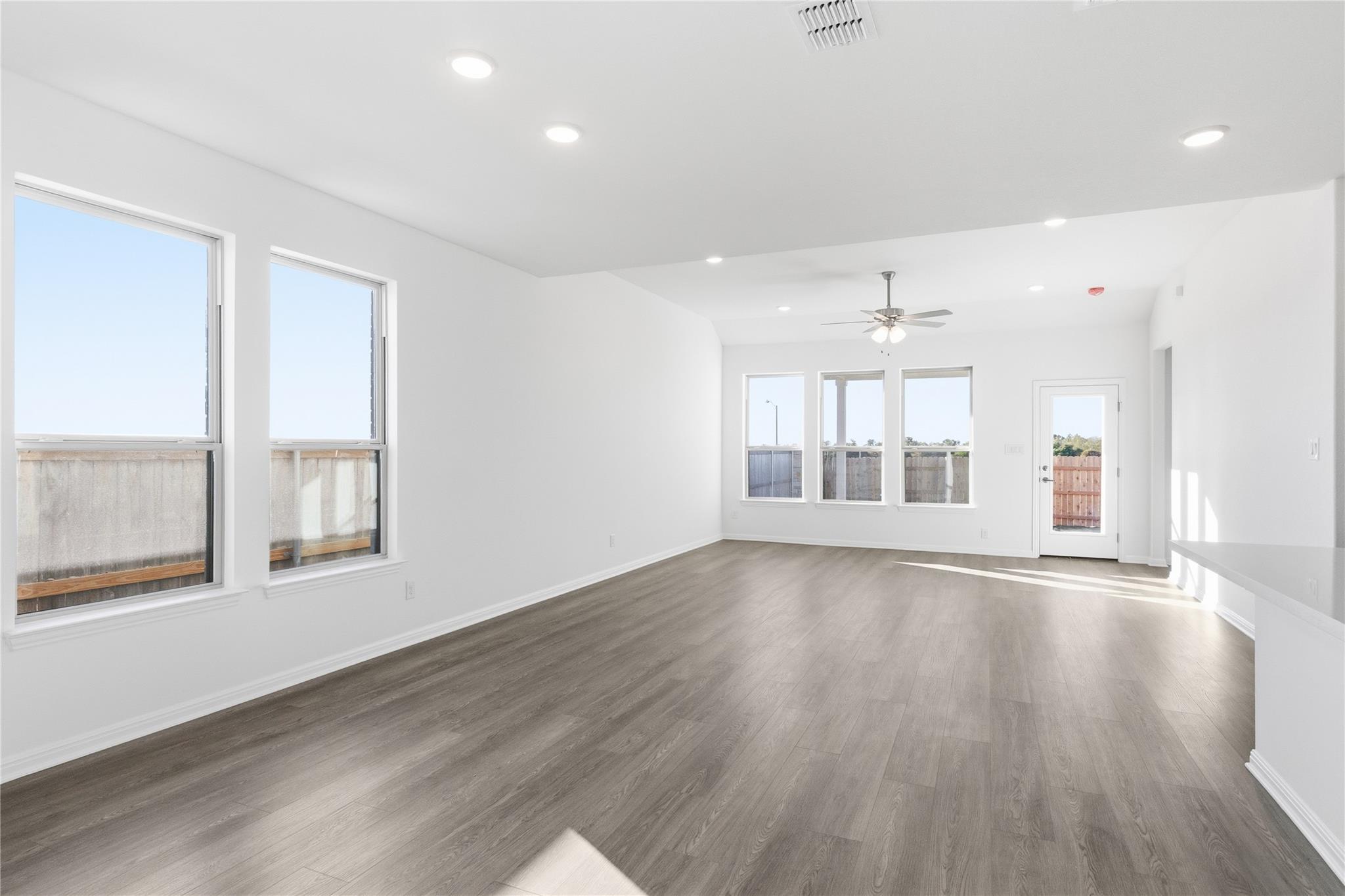 13704 Scarlett Song Dr, Elgin, TX 78621