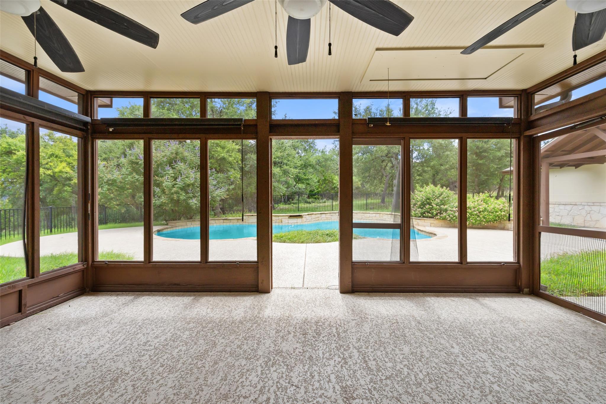 270 Rollin N Ranch Rd, Blanco, TX 78606