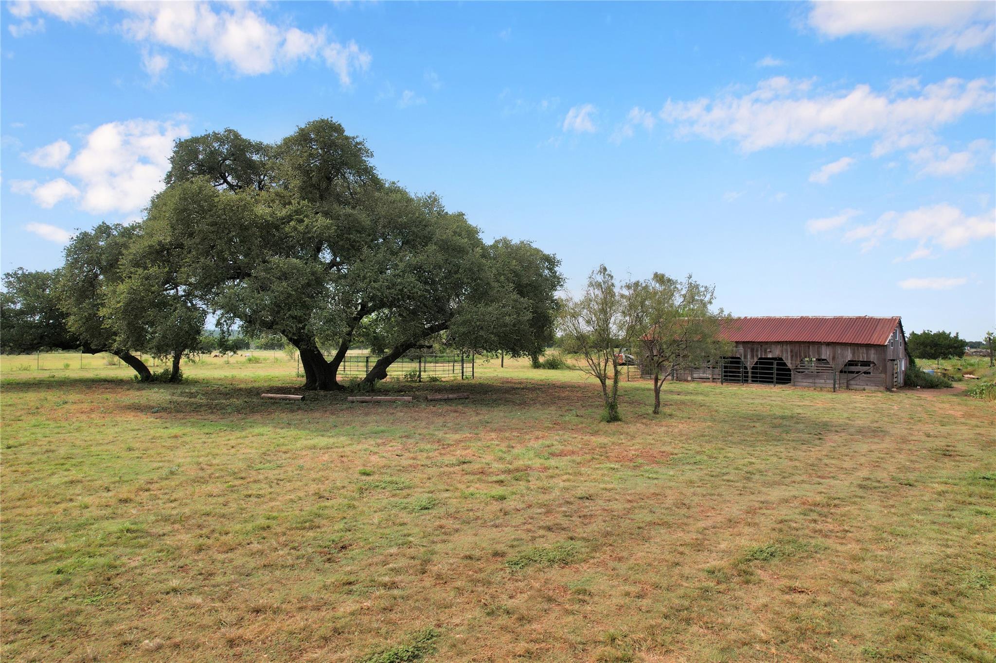 10927 County Road 272, Bertram, TX 78605