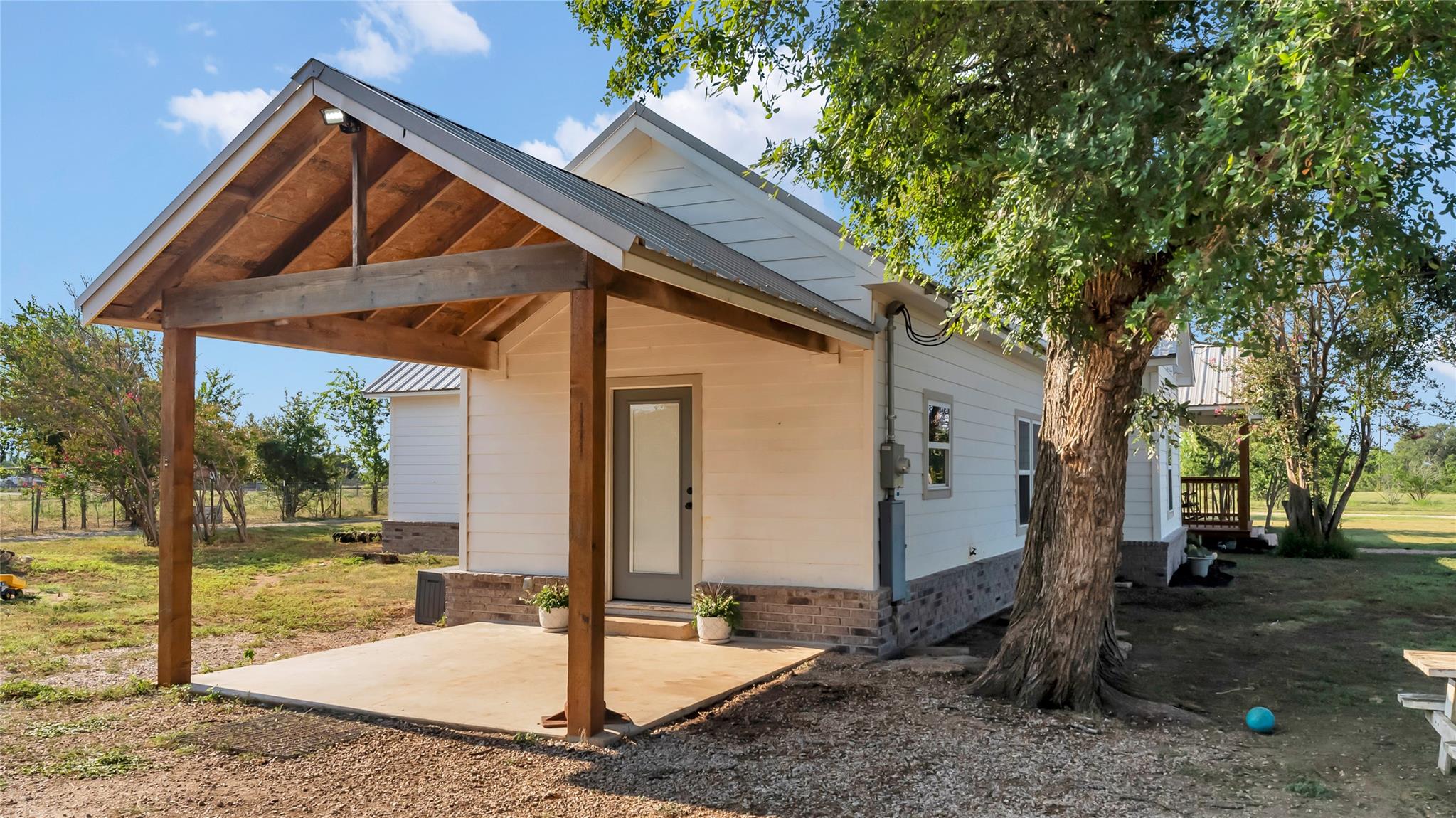 10927 County Road 272, Bertram, TX 78605