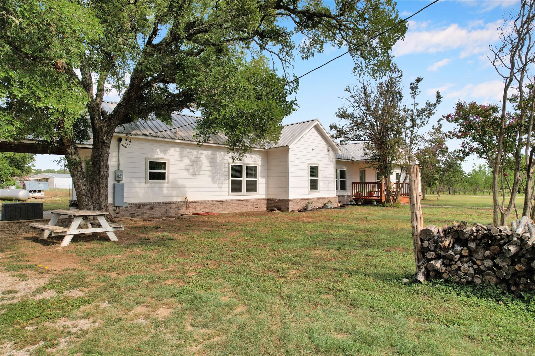 10927 County Road 272, Bertram, TX 78605