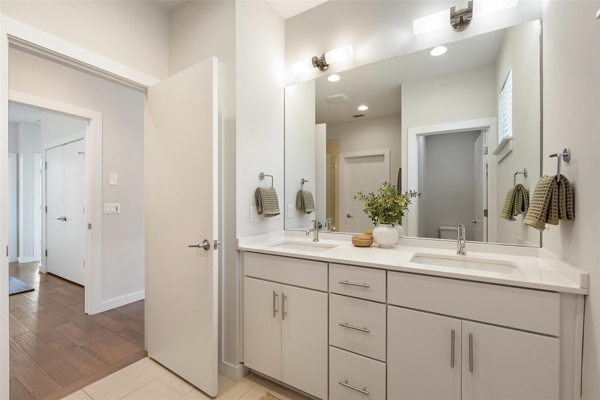 3001 Del Curto Rd # 11, Austin, TX 78704