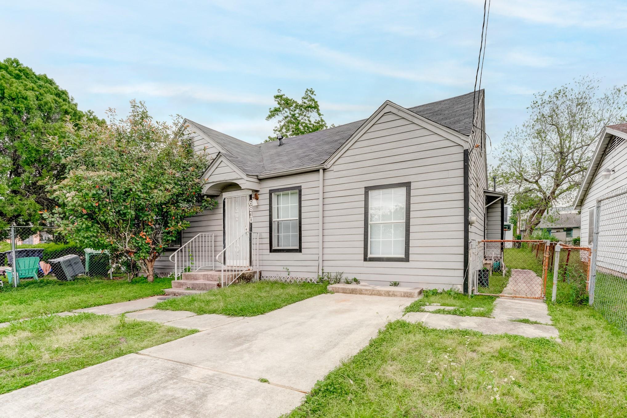 6810 Eastwood St, Houston, TX 77021