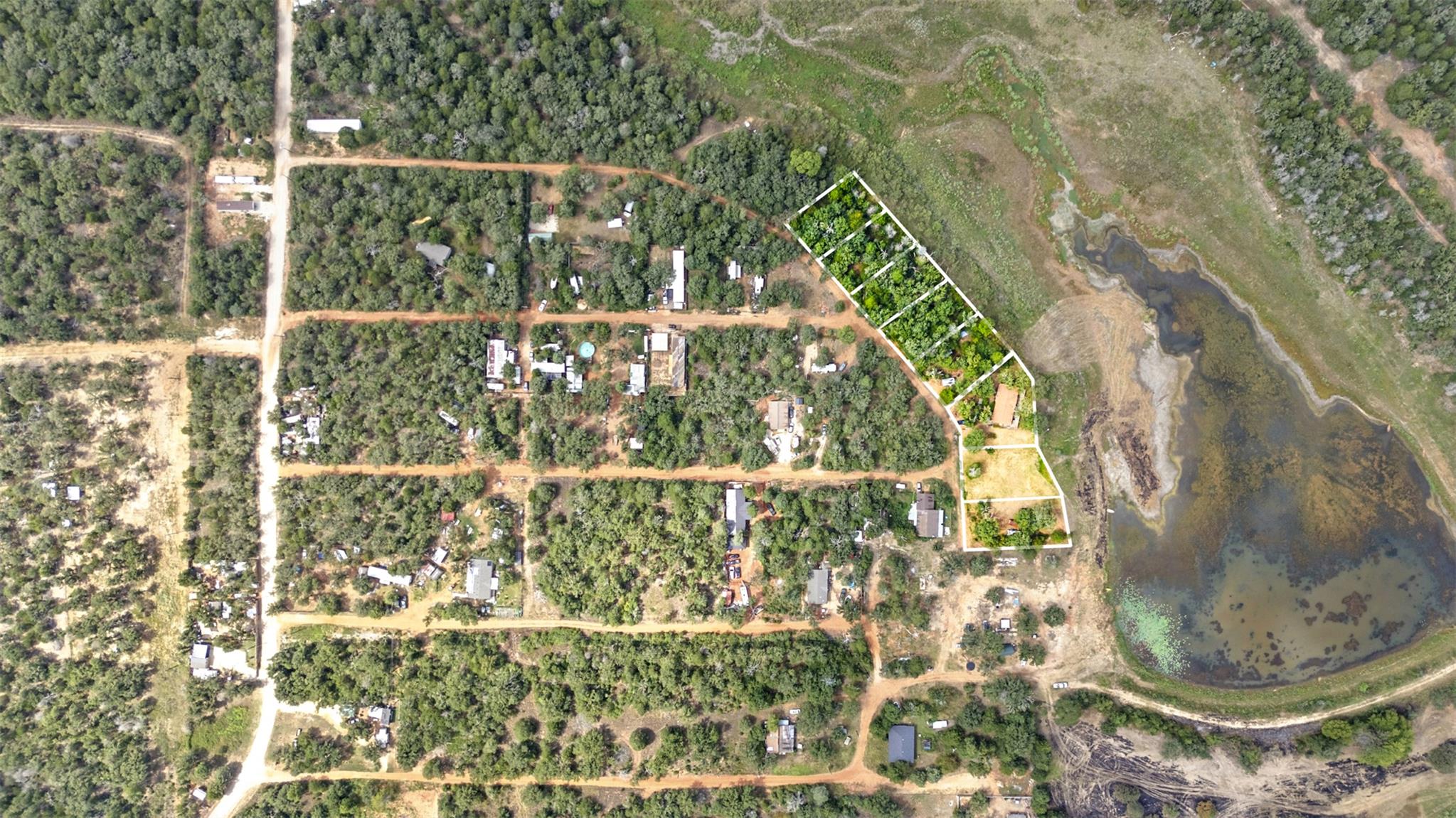 123 Lakeshore Dr, Paige, TX 78659