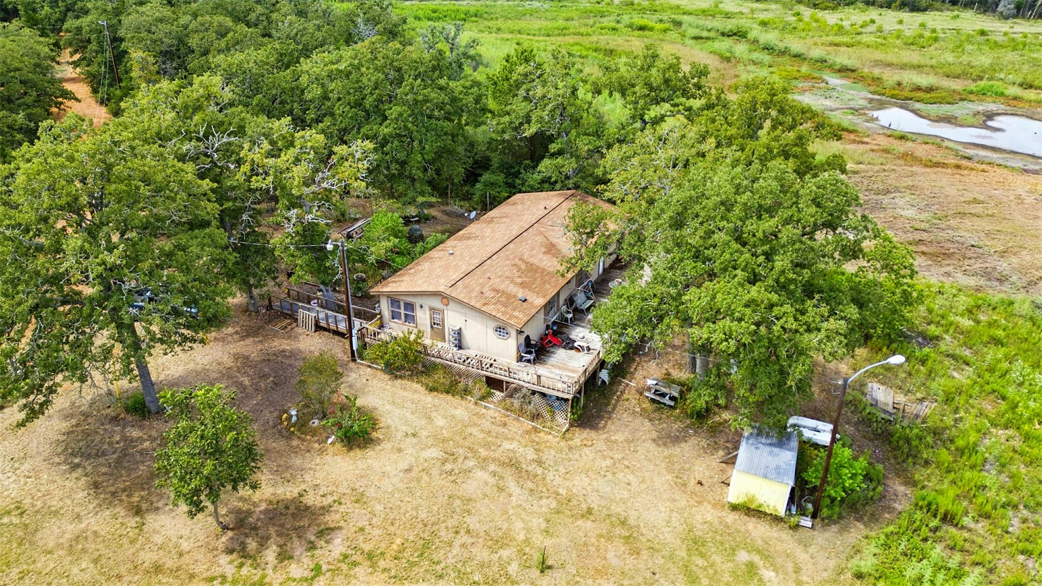 123 Lakeshore Dr, Paige, TX 78659