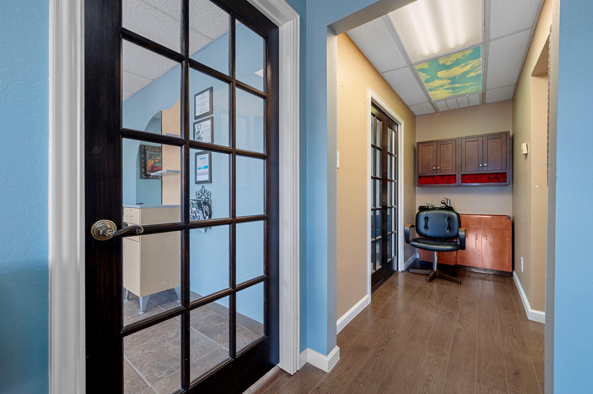 13740 N Highway 183 Highway # N6, Austin, TX 78750