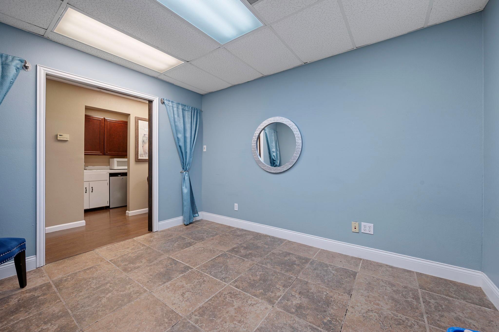 13740 N Highway 183 Highway # N6, Austin, TX 78750