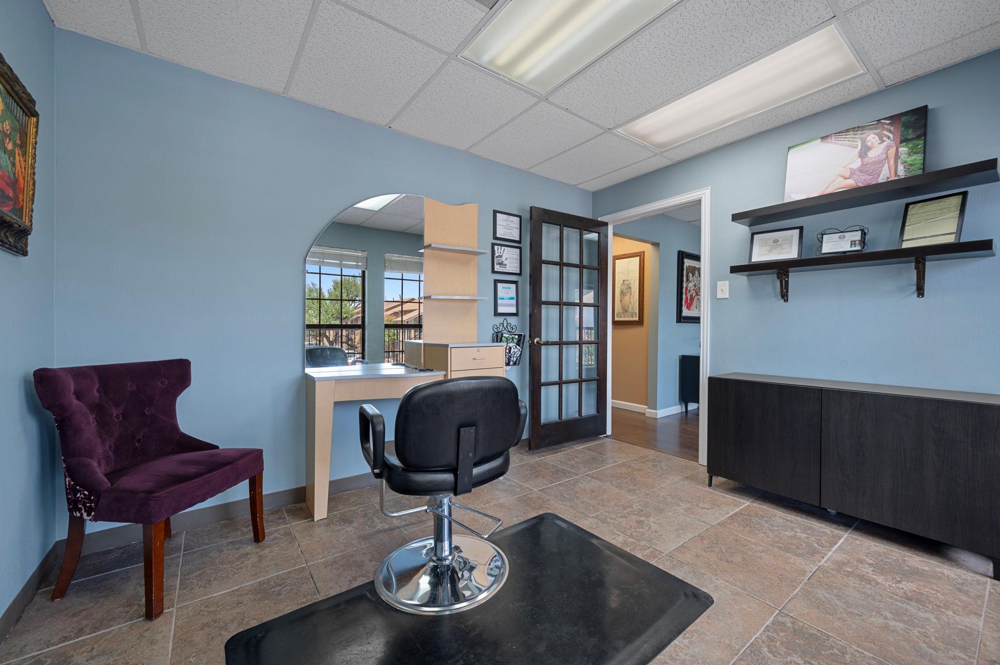 13740 N Highway 183 Highway # N6, Austin, TX 78750
