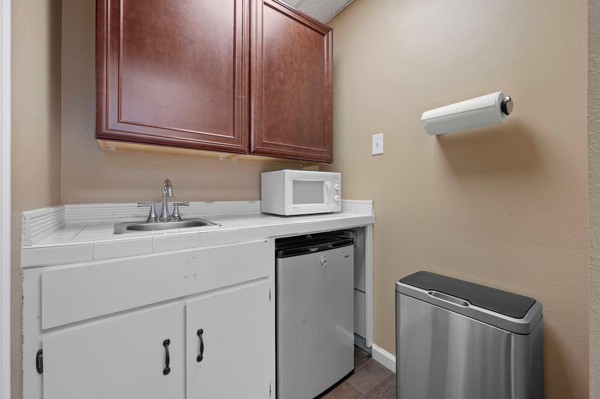13740 N Highway 183 Highway # N6, Austin, TX 78750