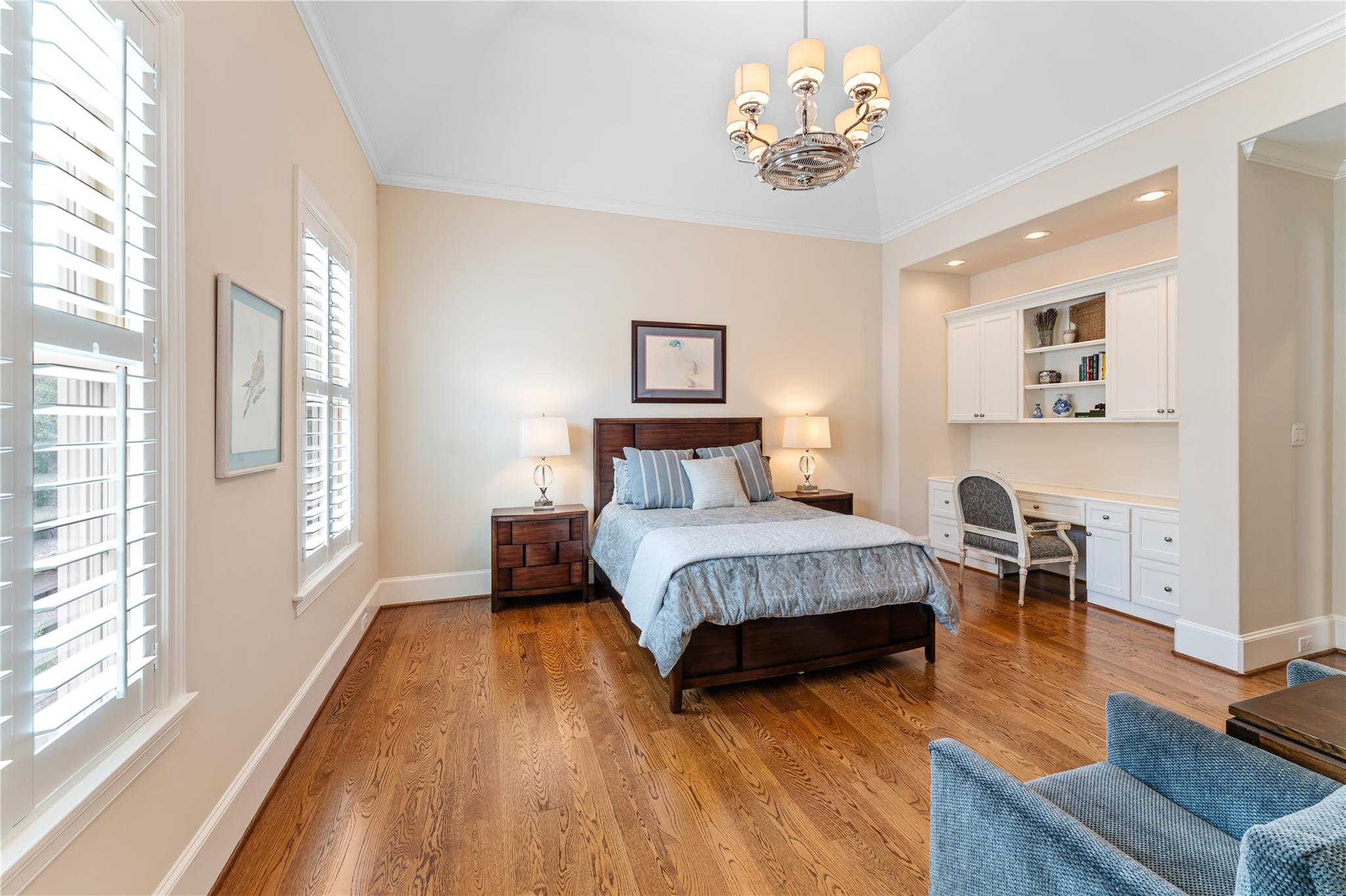 2109 Bancroft St, Houston, TX 77027