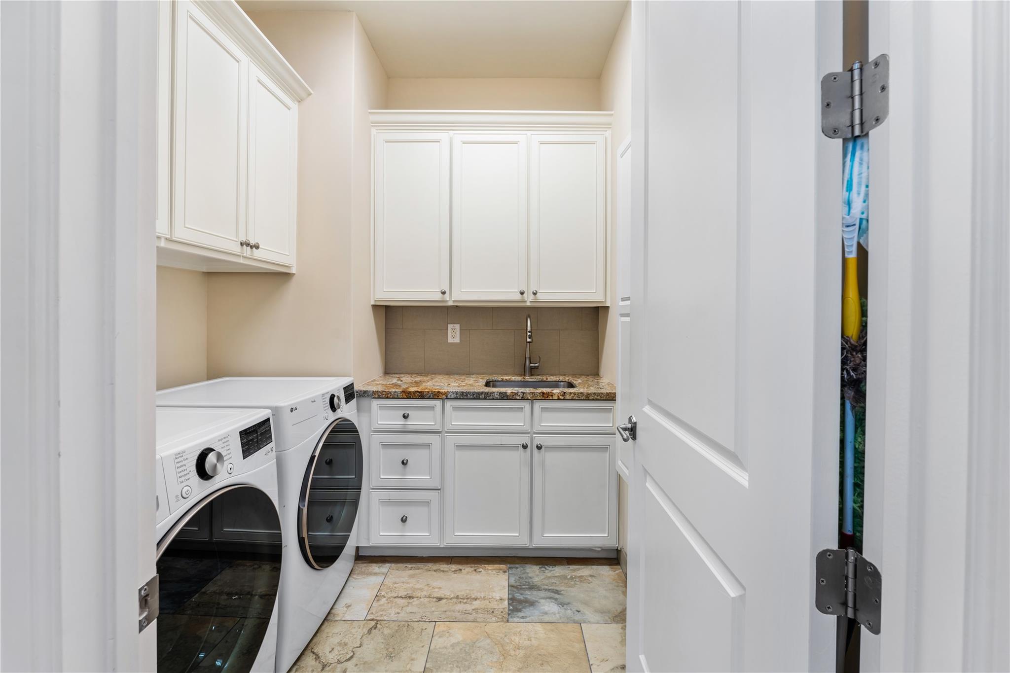 2109 Bancroft St, Houston, TX 77027