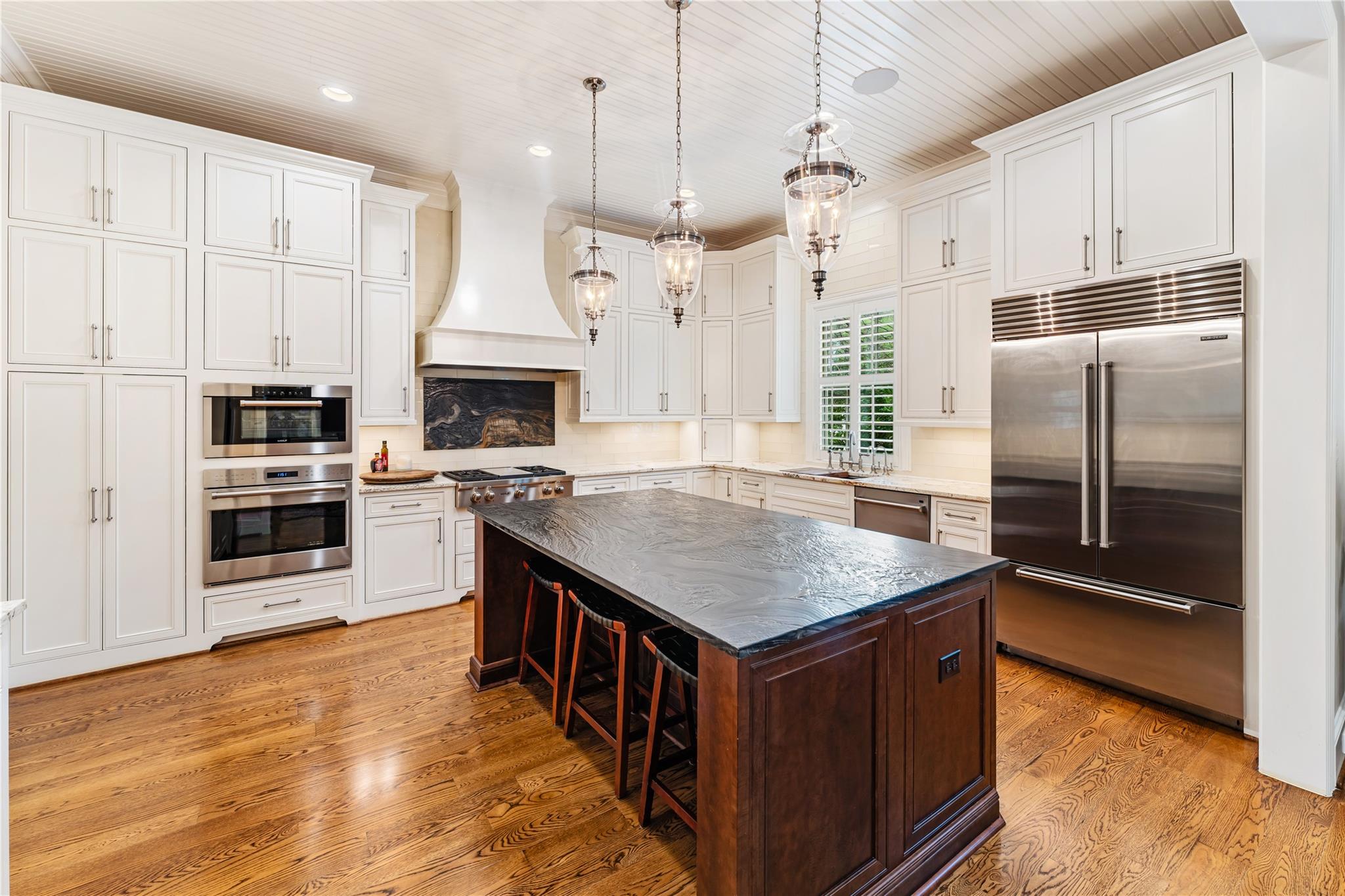 2109 Bancroft St, Houston, TX 77027