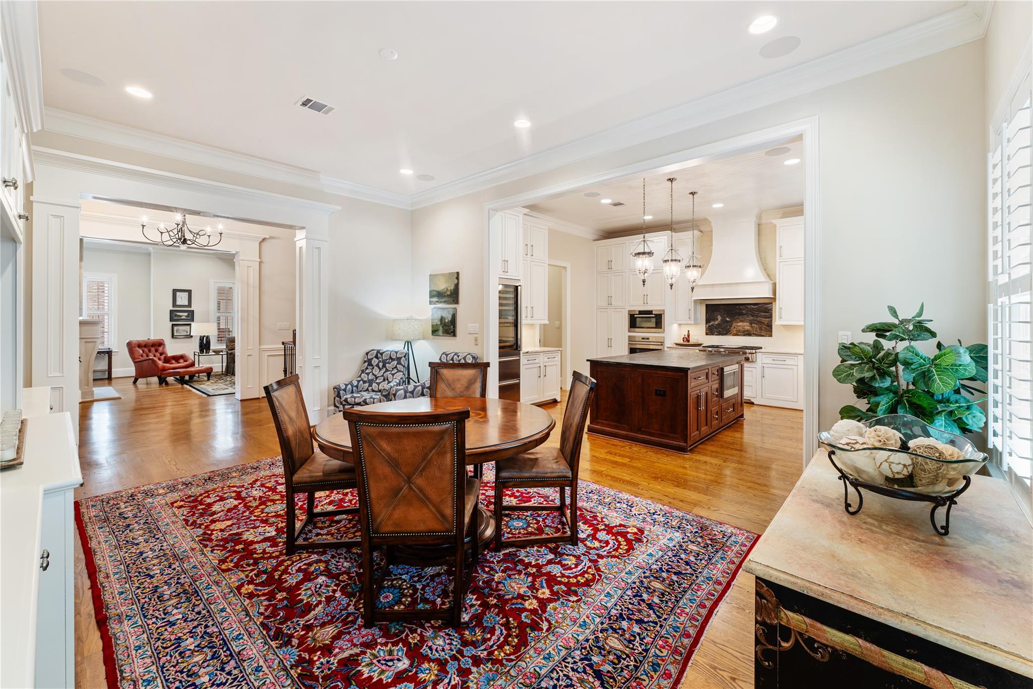 2109 Bancroft St, Houston, TX 77027
