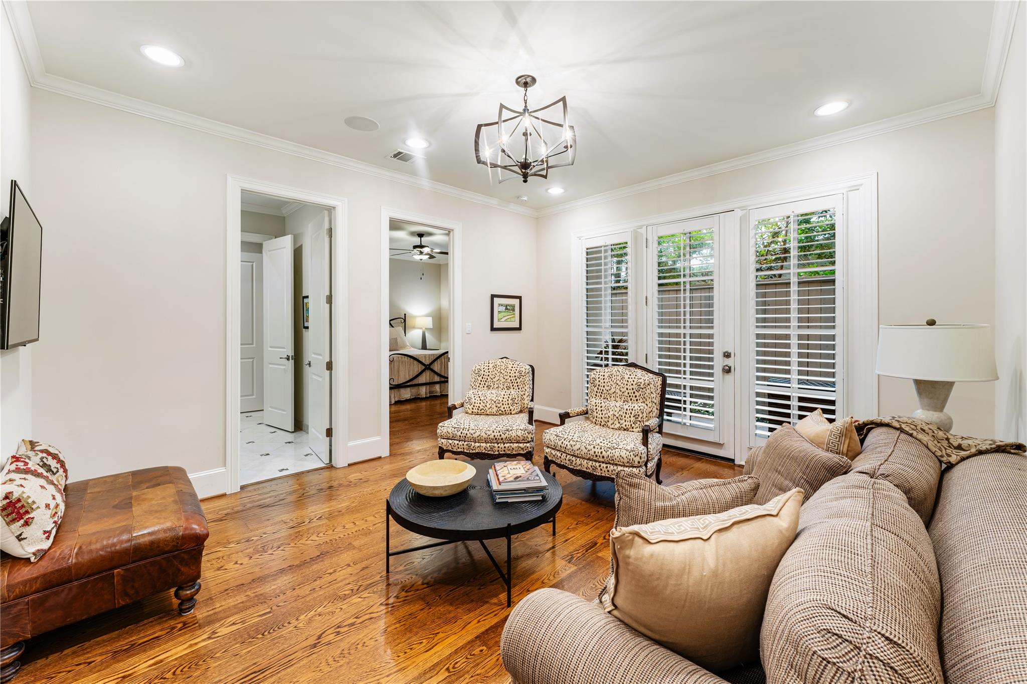 2109 Bancroft St, Houston, TX 77027