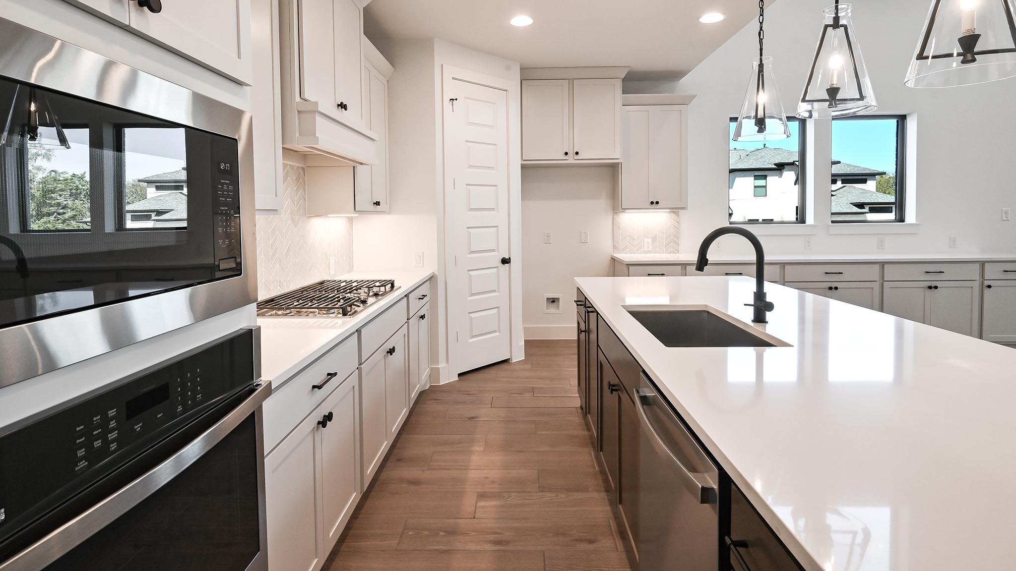 111 Brewer St, Kyle, TX 78640