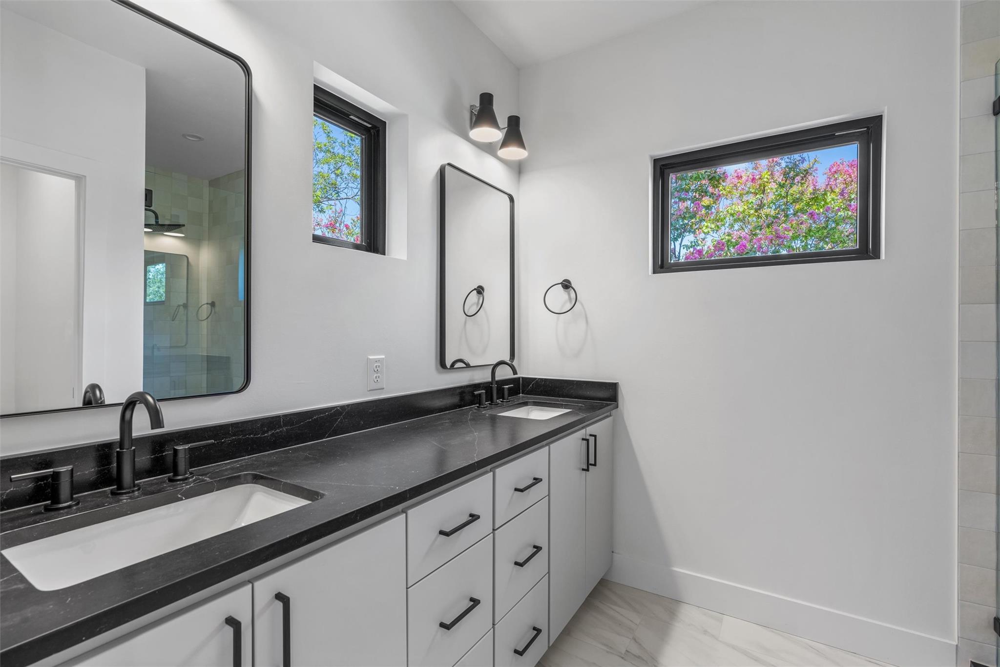 1402 Beckett St # 1B, Austin, TX 78757