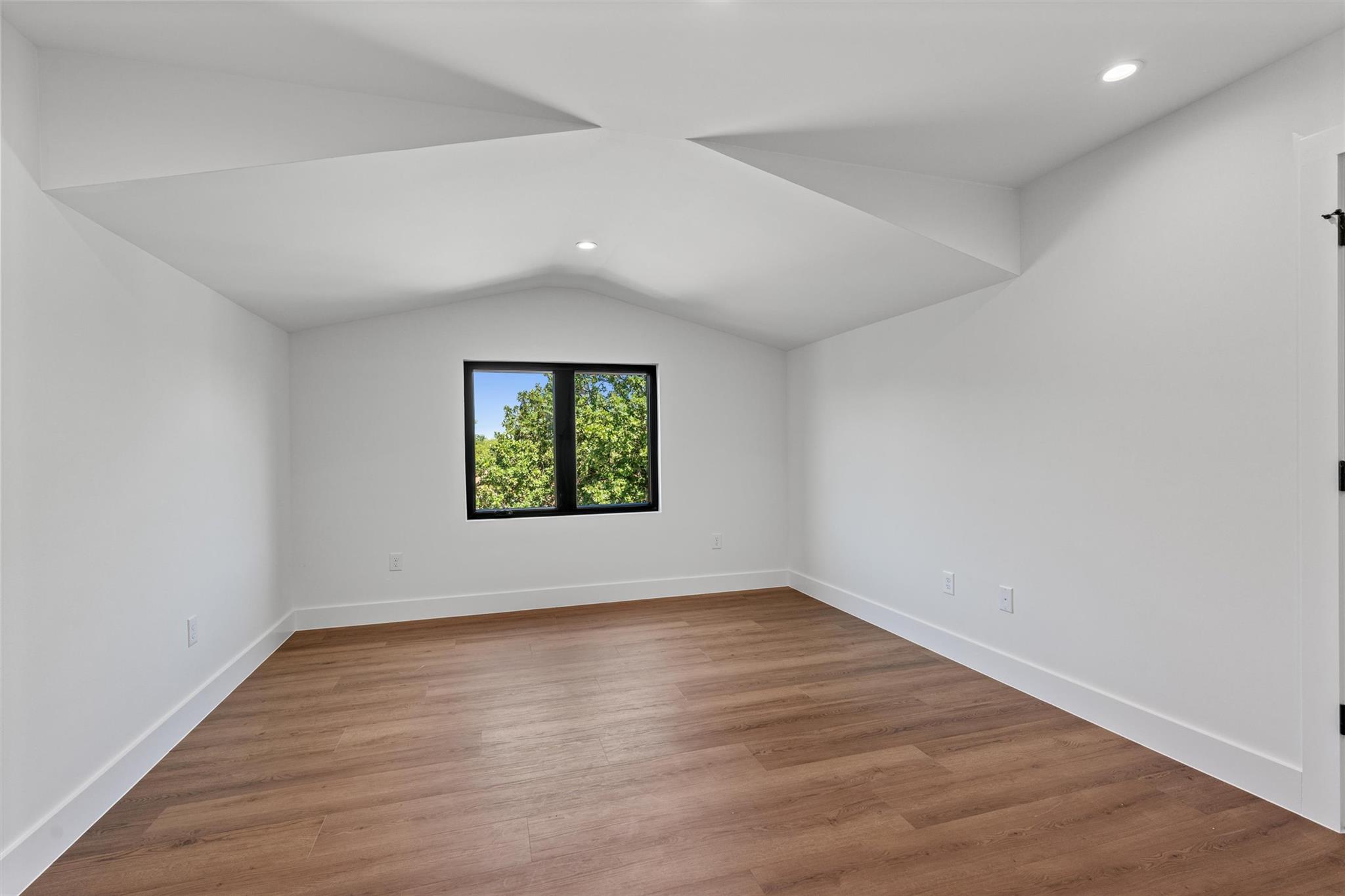 1402 Beckett St # 1B, Austin, TX 78757