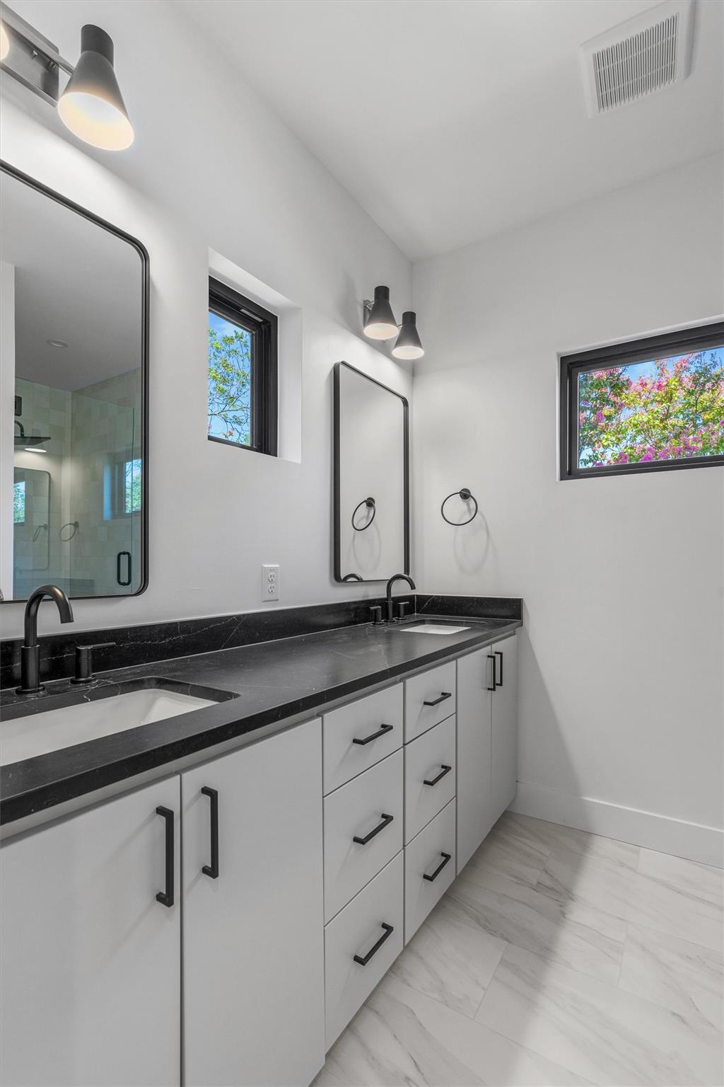 1402 Beckett St # 1B, Austin, TX 78757